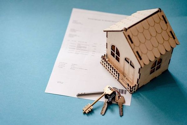 Naviguer entre les différentes polices d'assurance lors de l'achat d'une maison en France